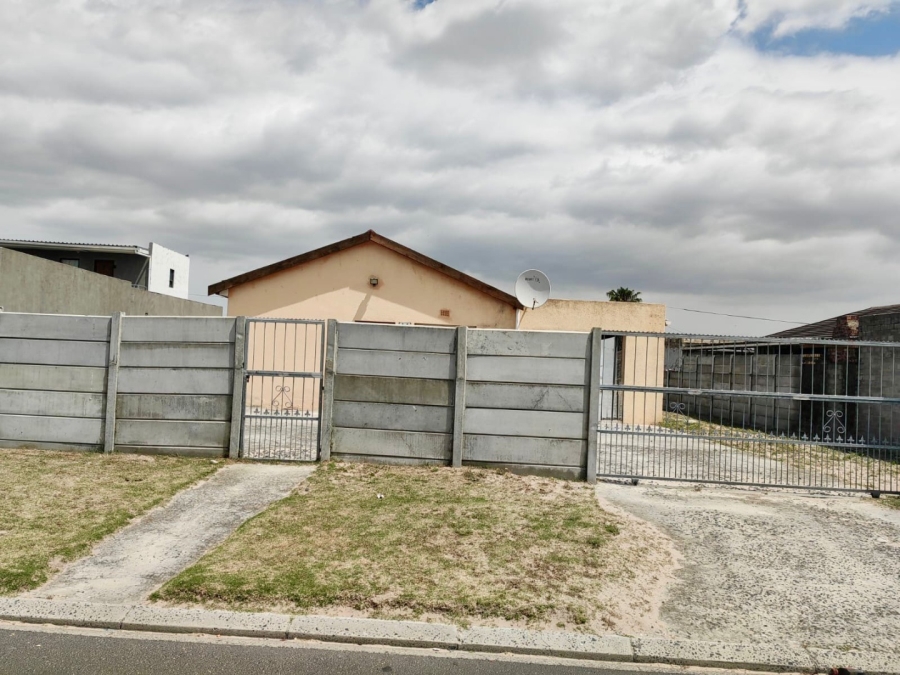 3 Bedroom Property for Sale in Pine Place Western Cape